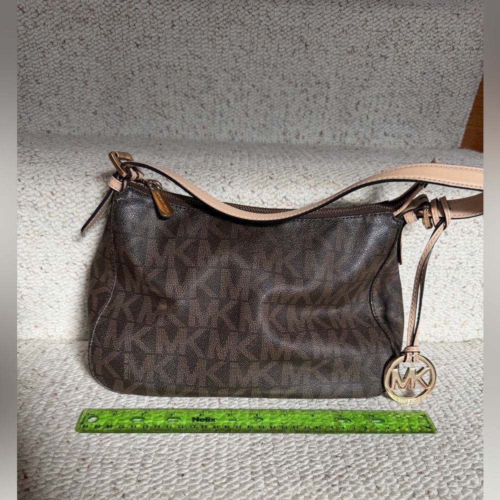 Michael Kors Signature logo shoulder bag